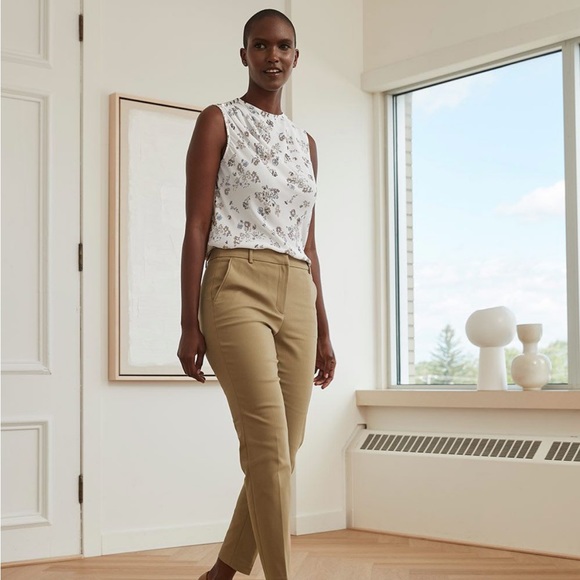 RW&CO. Sleeveless Crepe Blouse - Picture 2 of 4